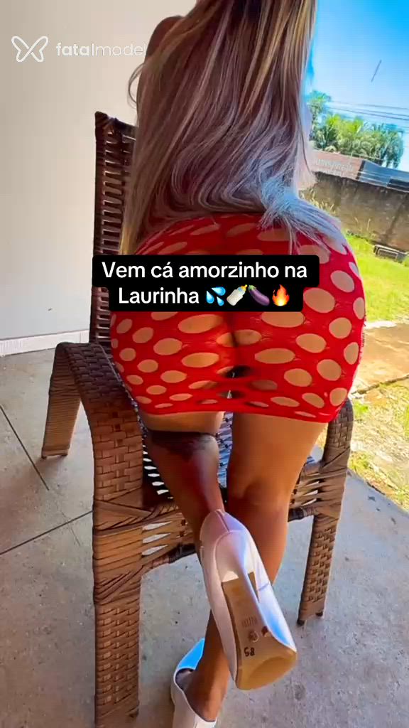 Acompanhante mulher loira (o) de olhos castanhos - Laura Sales
