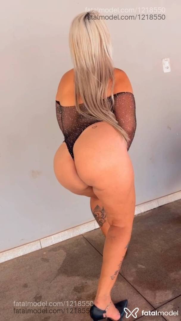 Acompanhante mulher loira (o) de olhos castanhos - Laura Sales