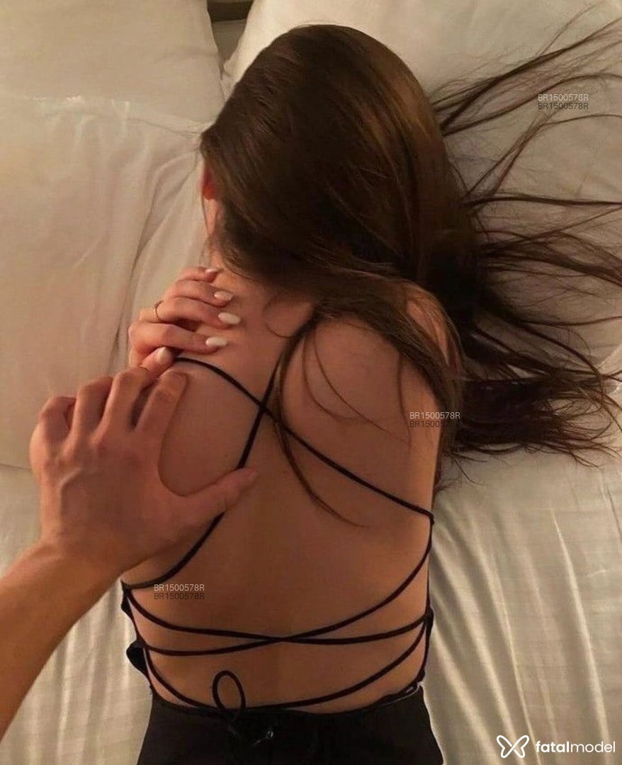 Acompanhante mulher morena (o) de olhos castanhos - Emilly