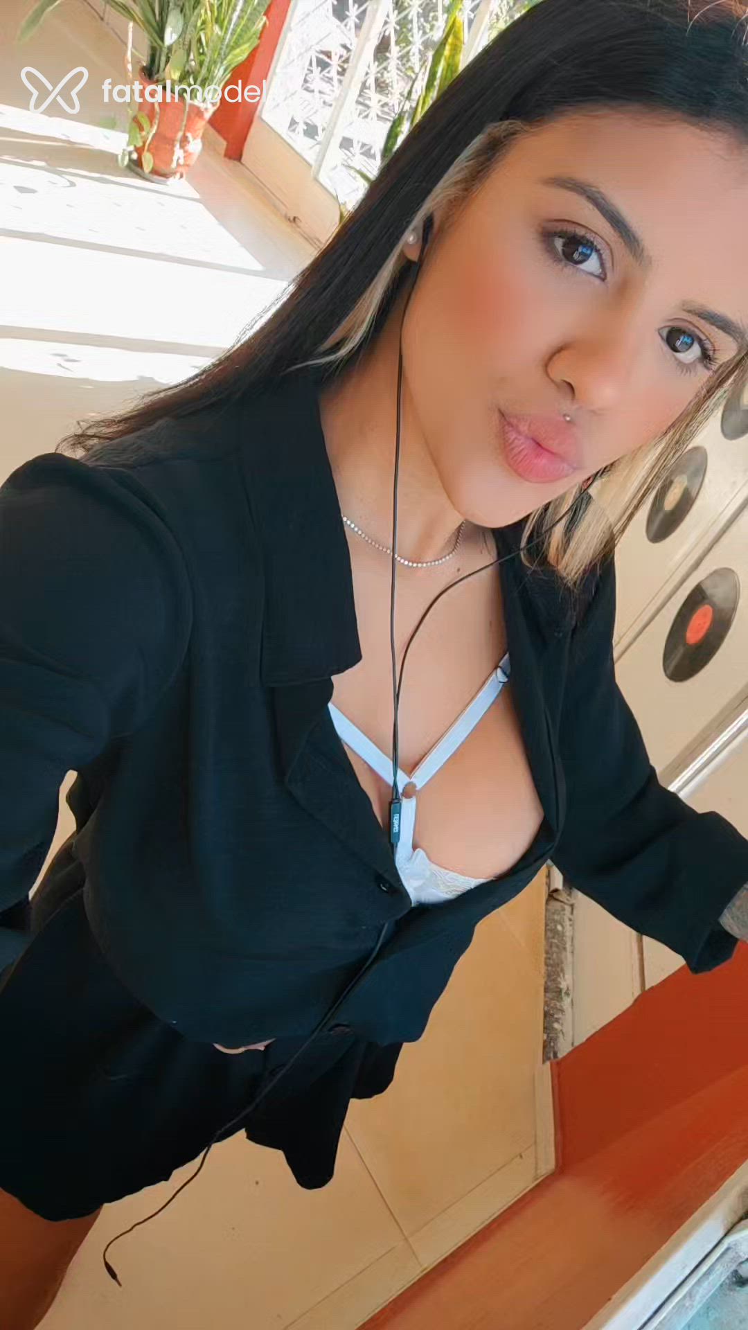Acompanhante mulher morena (o) de olhos castanhos - Mirella Paulista