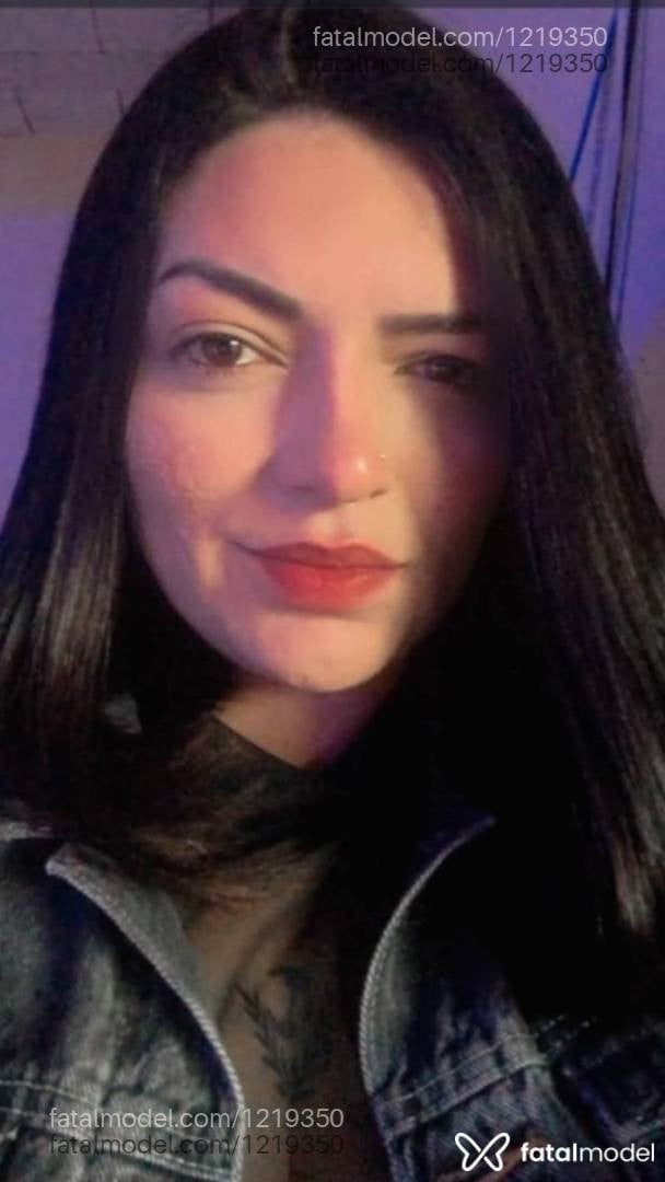 Acompanhante mulher morena (o) de olhos castanhos - Sofia