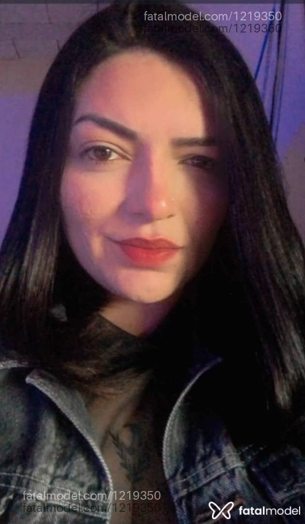 Acompanhante mulher morena (o) de olhos castanhos - Sofia