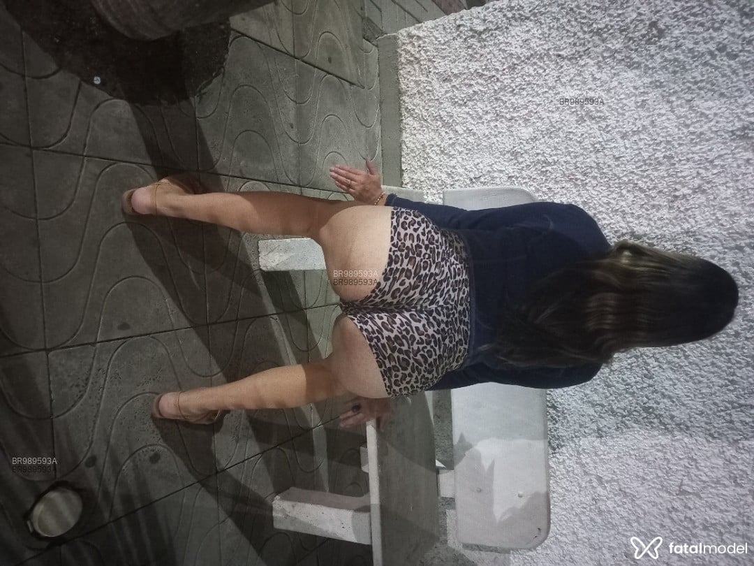 Acompanhante mulher trans com cabelo castanho de olhos castanhos em Tubarão Acompanhante mulher trans com cabelo castanho de olhos castanhos em Tubarão - EDUARDA LEITE