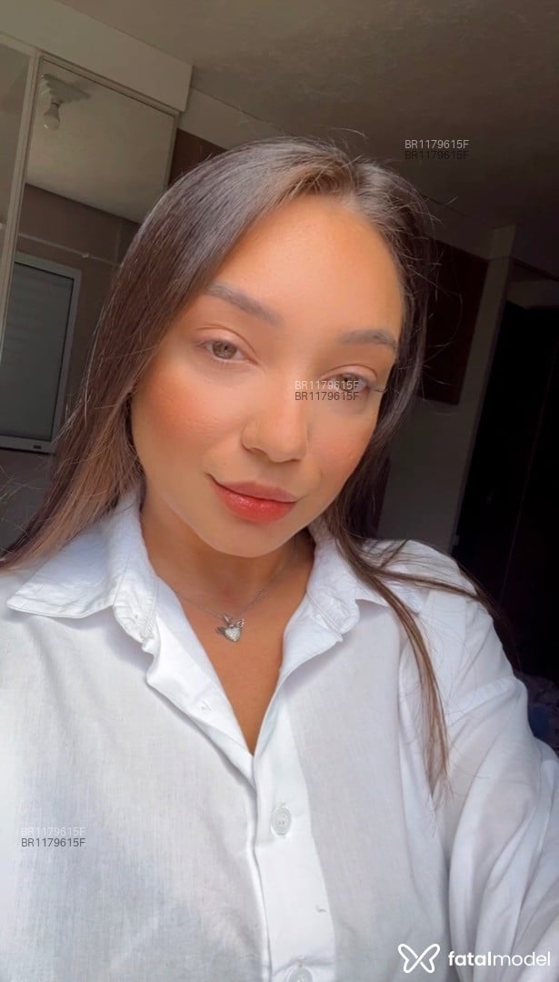 Acompanhante mulher com cabelo castanho de olhos castanhos em São Paulo - Clara Prado