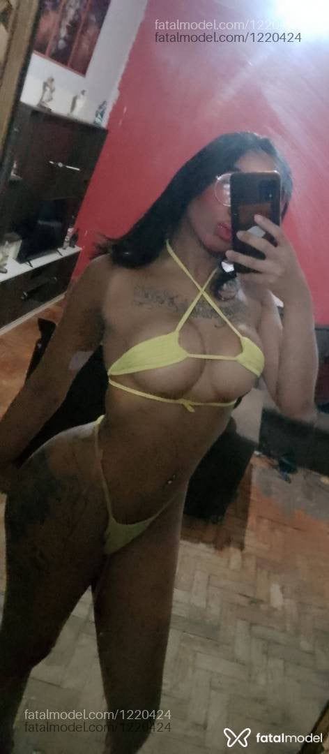 Acompanhante mulher trans morena (o) de olhos castanhos - Agnes Silva
