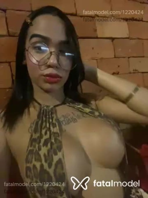 Acompanhante mulher trans morena (o) de olhos castanhos em Uberlândia - Agnes Silva