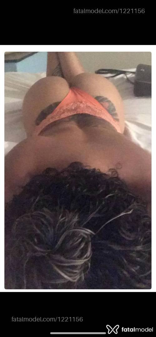 Acompanhante mulher com cabelo castanho de olhos pretos - Vanessa
