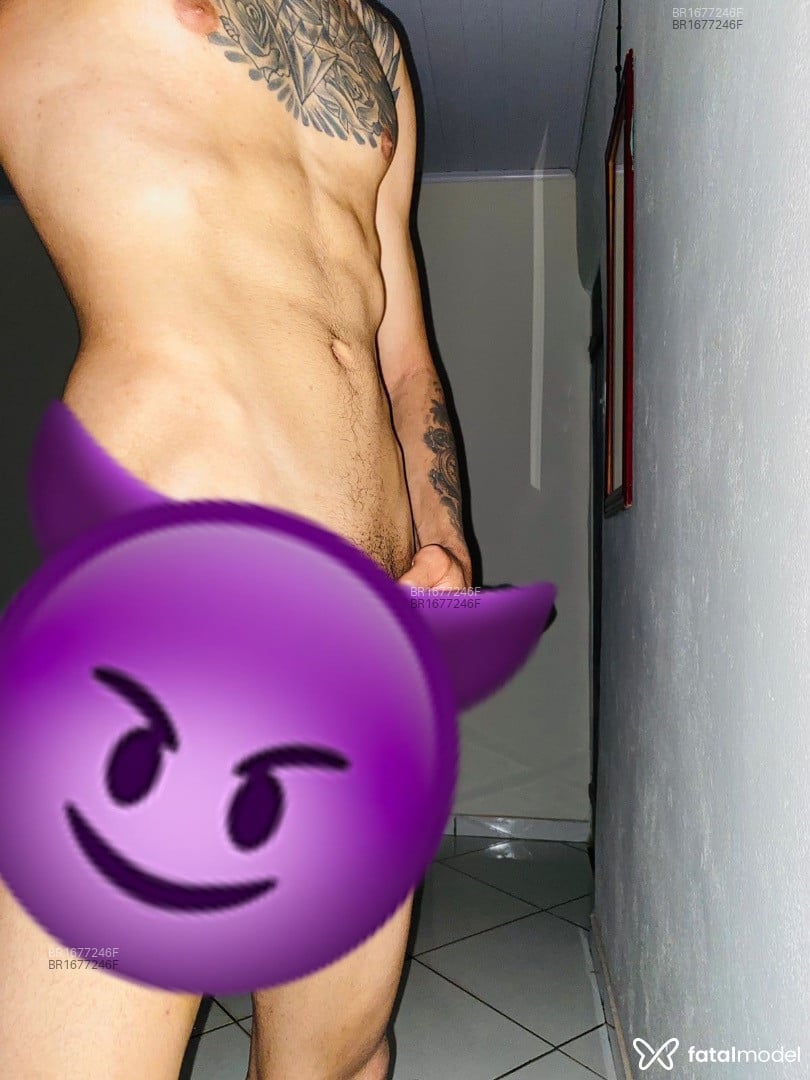 Acompanhante homem morena (o) de olhos pretos - Nego Acompanhante homem morena (o) de olhos pretos - Nego