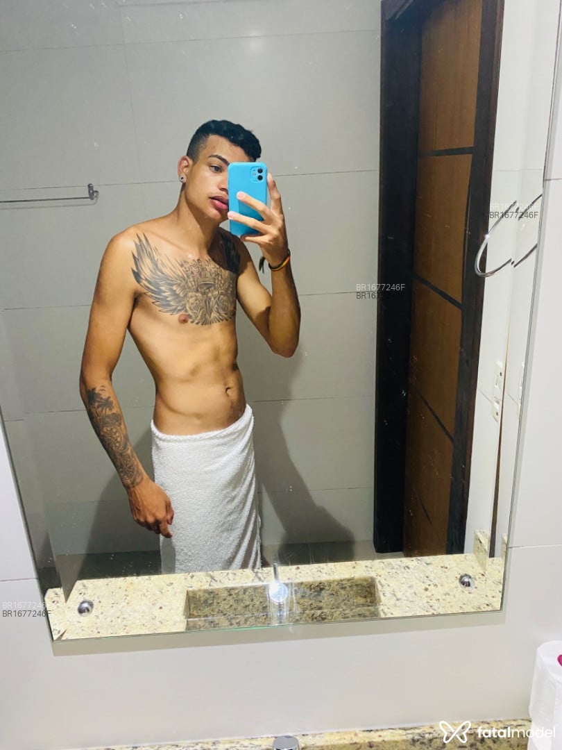 Acompanhante homem morena (o) de olhos pretos - Nego Acompanhante homem morena (o) de olhos pretos - Nego
