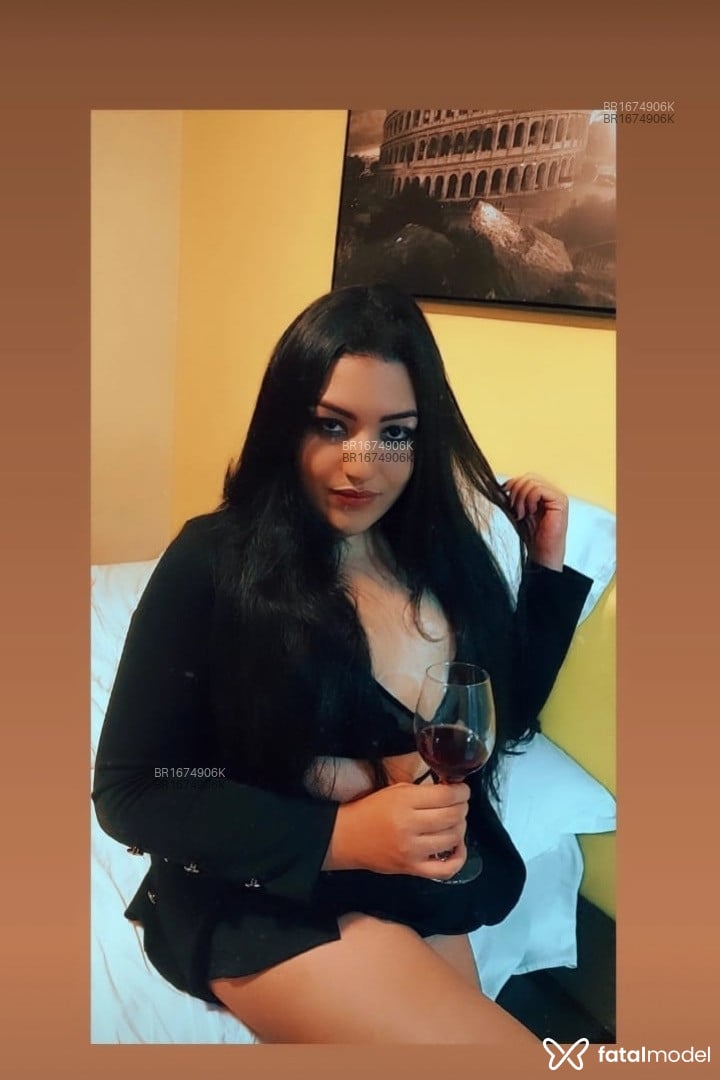 Acompanhante mulher morena (o) de olhos castanhos em Itajaí - Gabriela