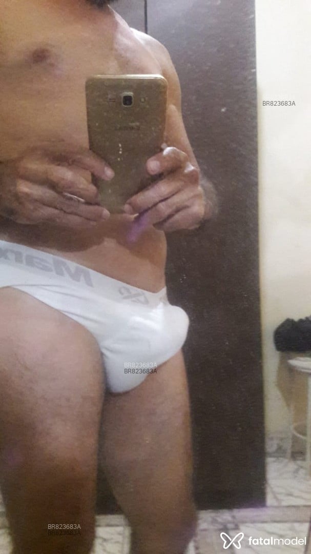 Acompanhante homem com cabelo castanho de olhos castanhos em Divinópolis Acompanhante homem com cabelo castanho de olhos castanhos em Divinópolis - Eduardo