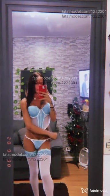 Acompanhante travesti com cabelo castanho de olhos castanhos em Campinas - Emilly Tiffany