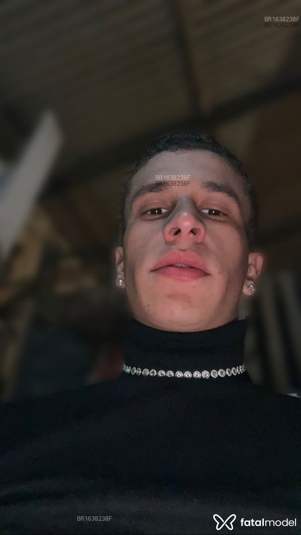 Acompanhante homem com cabelo castanho de olhos mel em Campo Mourão Acompanhante homem com cabelo castanho de olhos mel em Campo Mourão - DONATTO