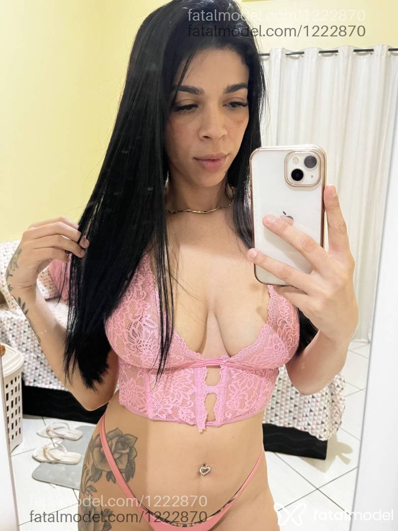 Acompanhante mulher morena (o) de olhos pretos - Natalia