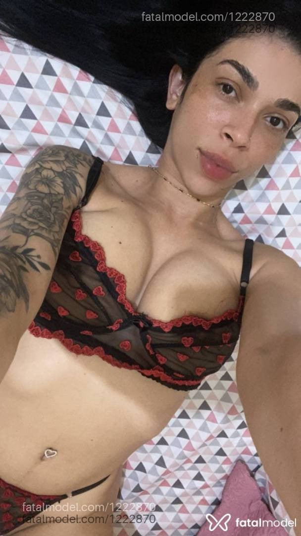 Acompanhante mulher morena (o) de olhos pretos - Natalia