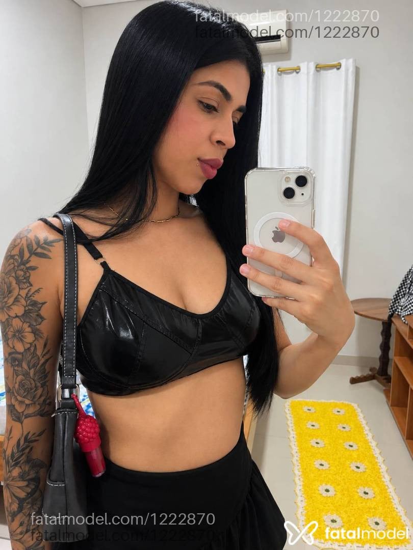 Acompanhante mulher morena (o) de olhos pretos - Natalia