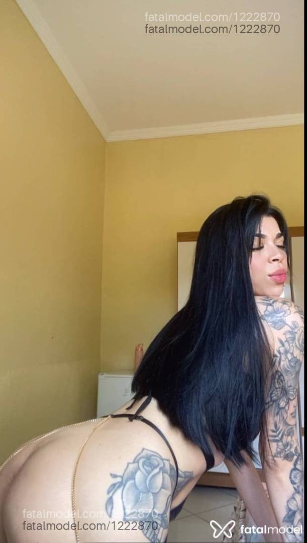 Acompanhante mulher morena (o) de olhos pretos - Natalia