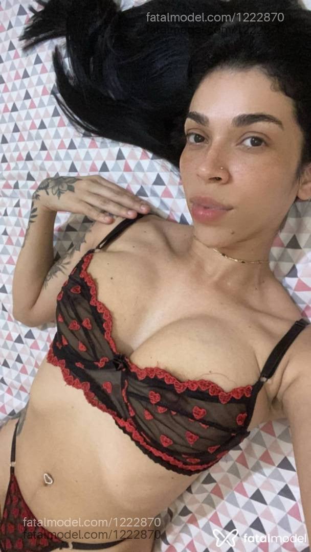 Acompanhante mulher morena (o) de olhos pretos - Natalia