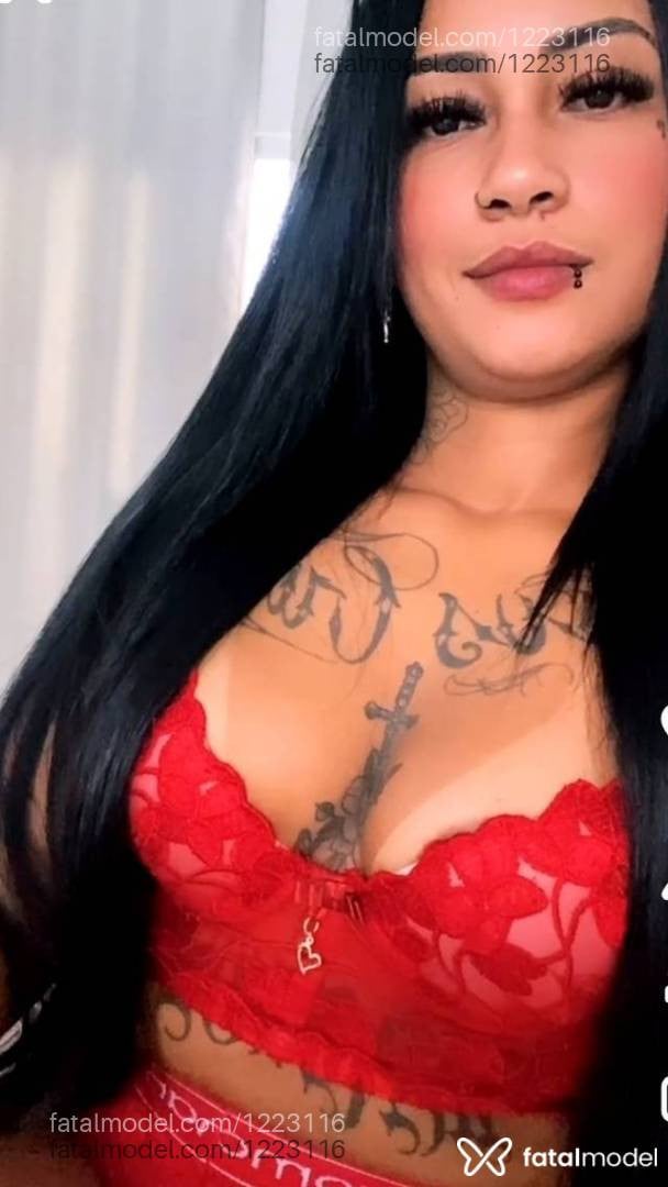 Acompanhante mulher morena (o) de olhos pretos - Lilithy