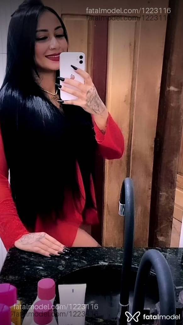 Acompanhante mulher morena (o) de olhos pretos - Lilithy
