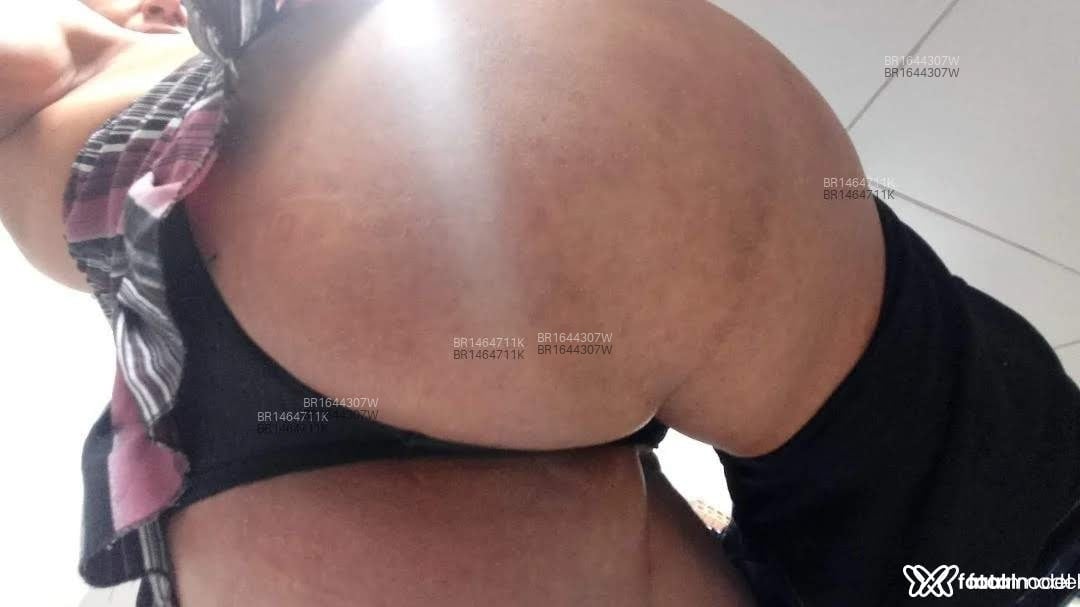 Acompanhante não-binário com cabelo castanho de olhos castanhos em São José da Coroa Grande Acompanhante não-binário com cabelo castanho de olhos castanhos em São José da Coroa Grande - Tamisa
