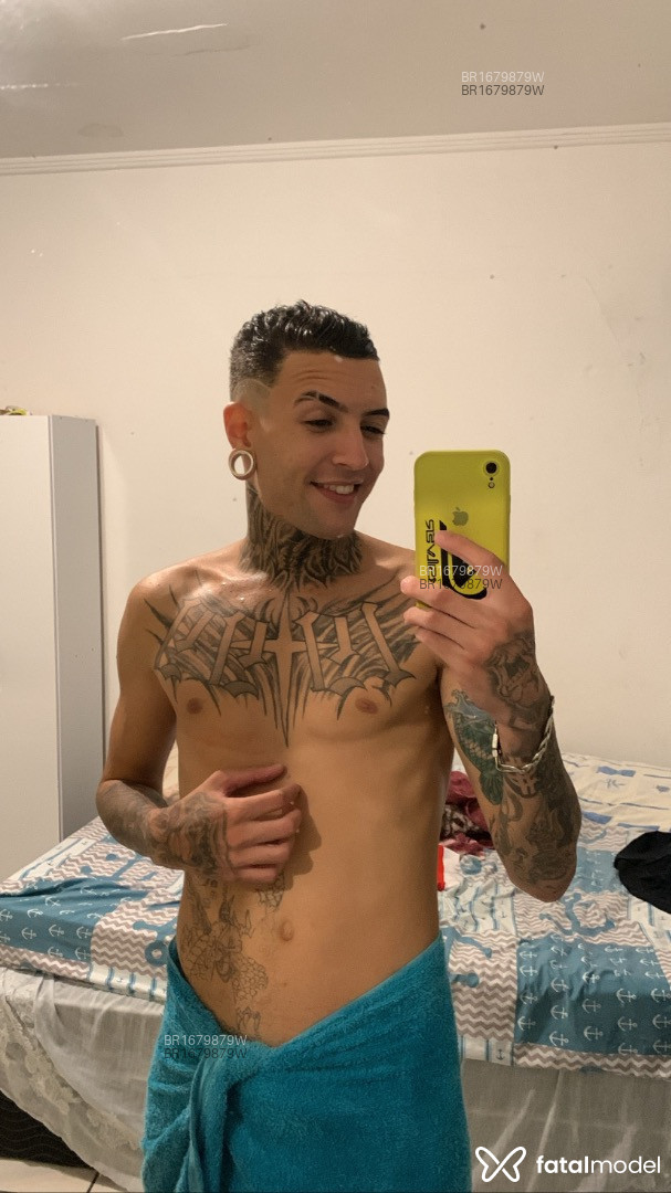 Acompanhante homem morena (o) de olhos castanhos em Virtual - Thomaz