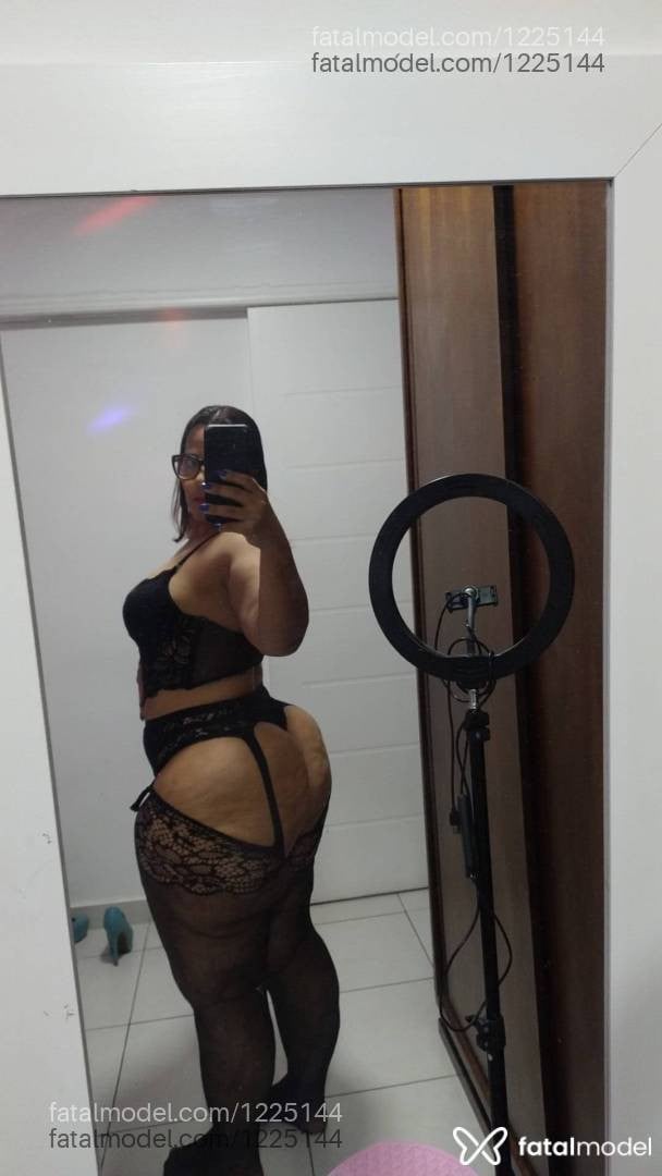 Acompanhante mulher com cabelo castanho de olhos castanhos em Belo Horizonte - Renata Alves