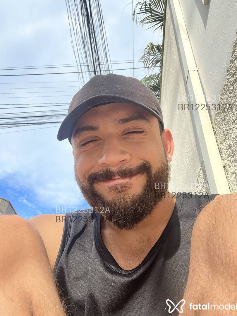 Acompanhante homem com cabelo castanho de olhos castanhos em Rio de Janeiro Acompanhante homem com cabelo castanho de olhos castanhos em Rio de Janeiro - Matheus motta