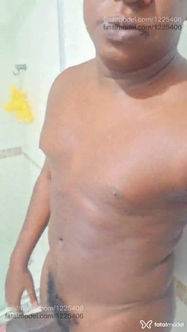 Acompanhante homem morena (o) de olhos castanhos em Rio de Janeiro - GREY
