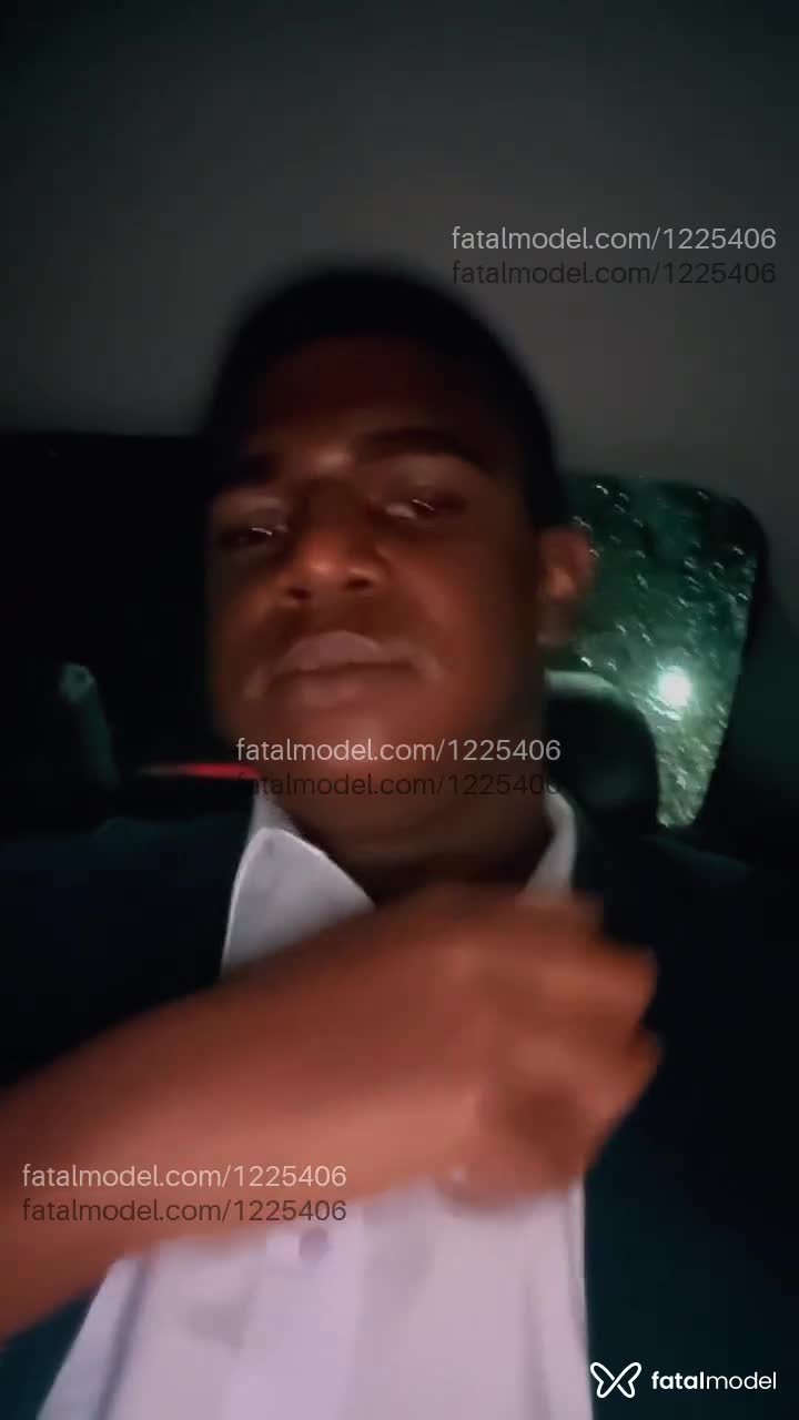 Acompanhante homem morena (o) de olhos castanhos em Rio de Janeiro - GREY