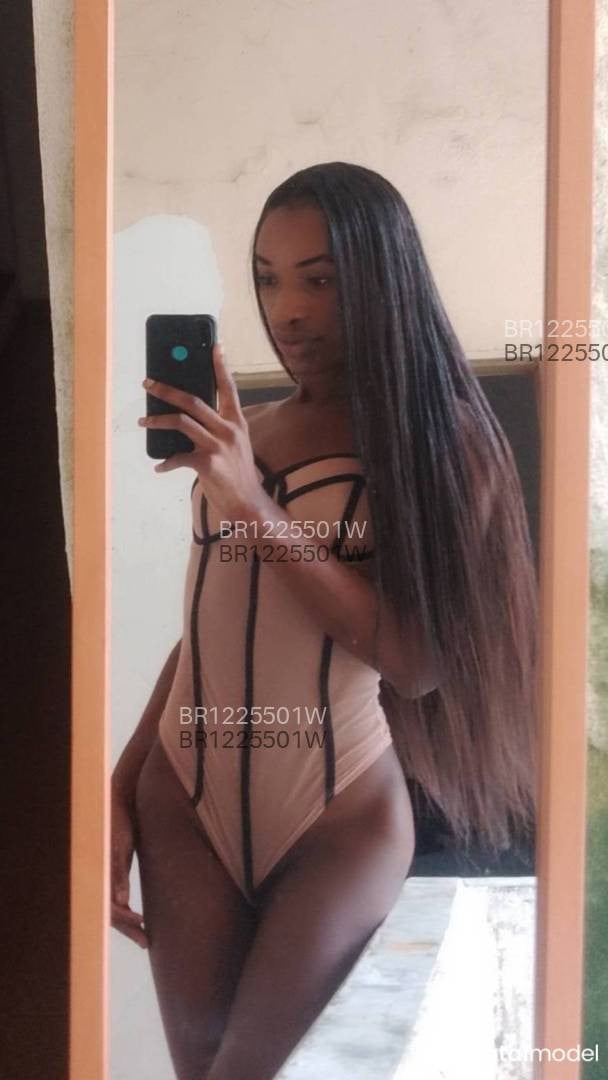 Acompanhante travesti com cabelo castanho de olhos castanhos em Itaperuna - DRY LOVATLLY