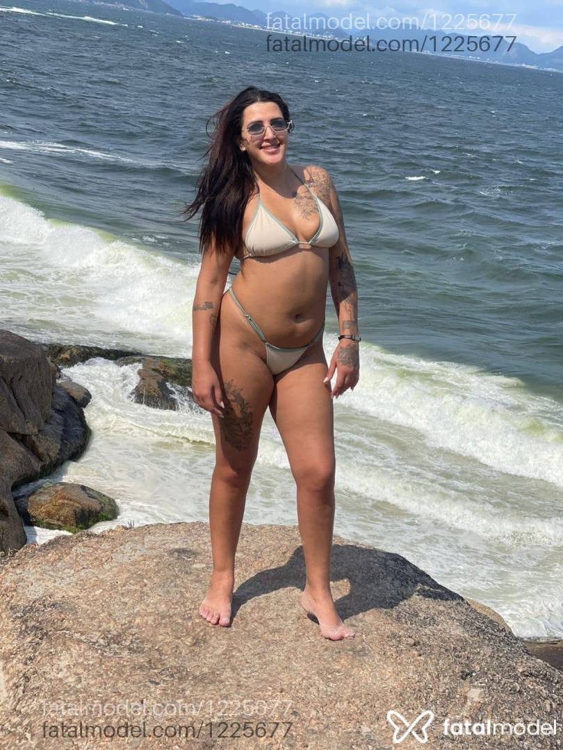 Acompanhante mulher morena (o) de olhos castanhos em Macaé - Thauany
