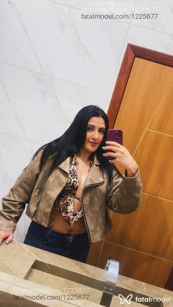 Acompanhante mulher morena (o) de olhos castanhos - Thauany
