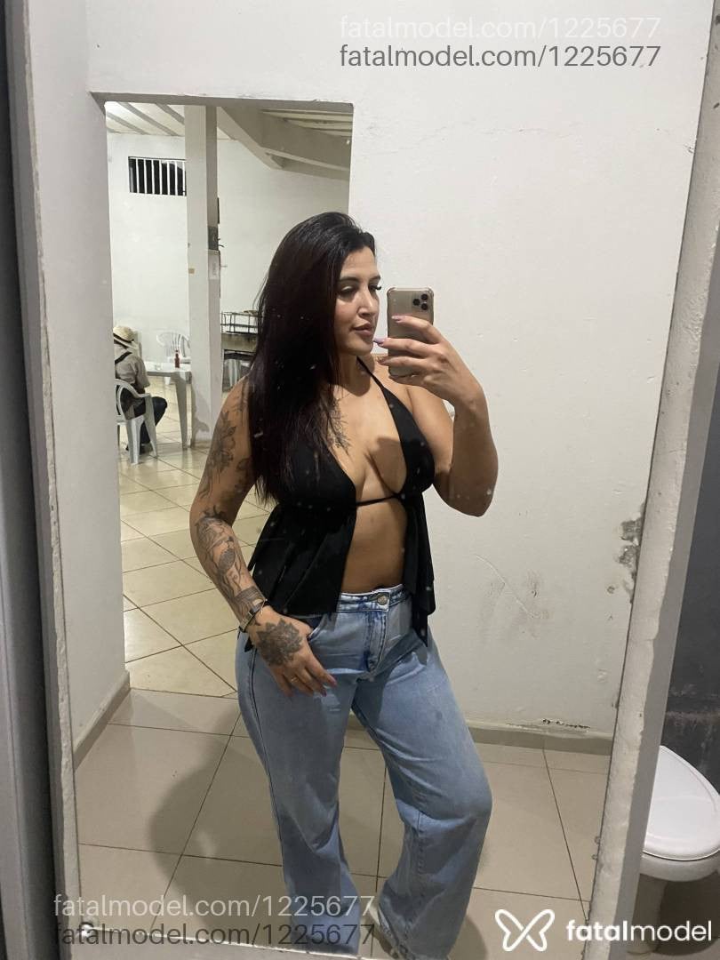 Acompanhante mulher morena (o) de olhos castanhos em Macaé - Thauany