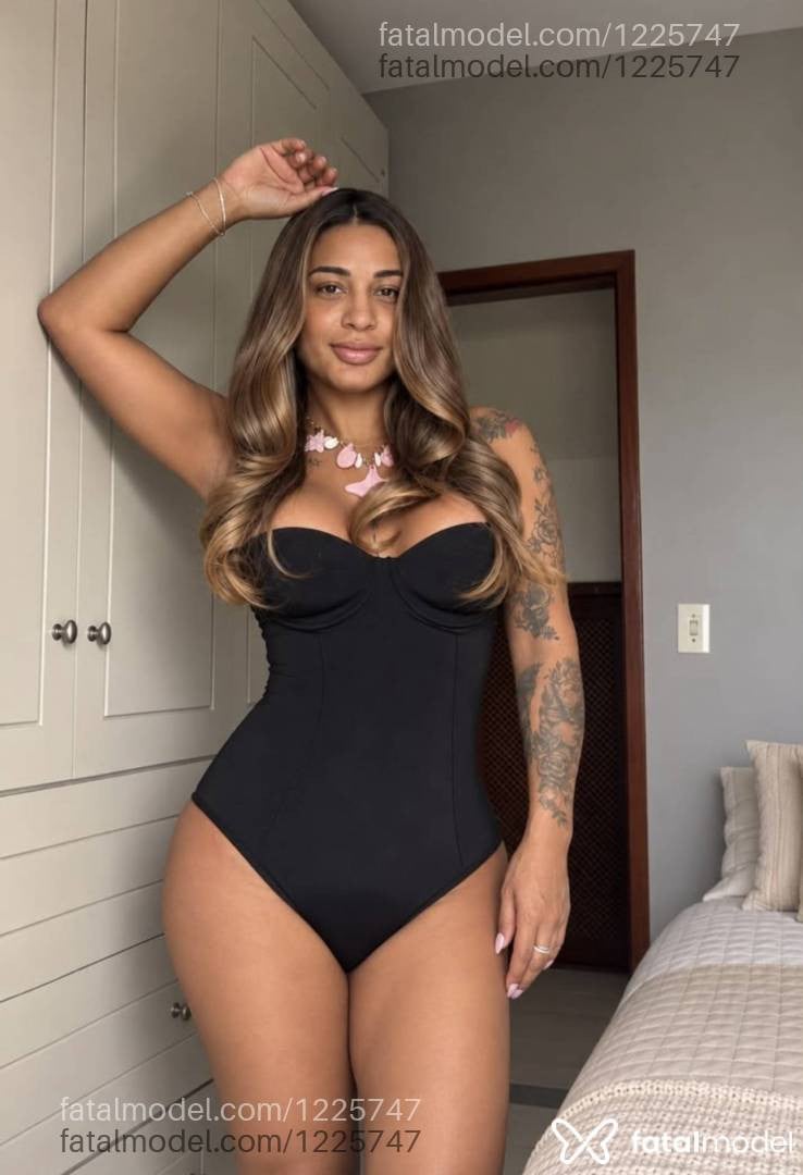 Acompanhante travesti com cabelo castanho de olhos castanhos - Cristina Ferrari