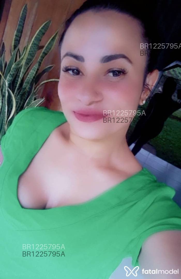 Acompanhante mulher com cabelo castanho de olhos castanhos em Pinhalzinho Acompanhante mulher com cabelo castanho de olhos castanhos em Pinhalzinho - julia