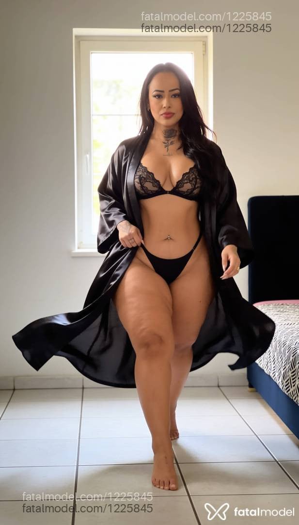 Acompanhante mulher morena (o) de olhos castanhos - Malévola