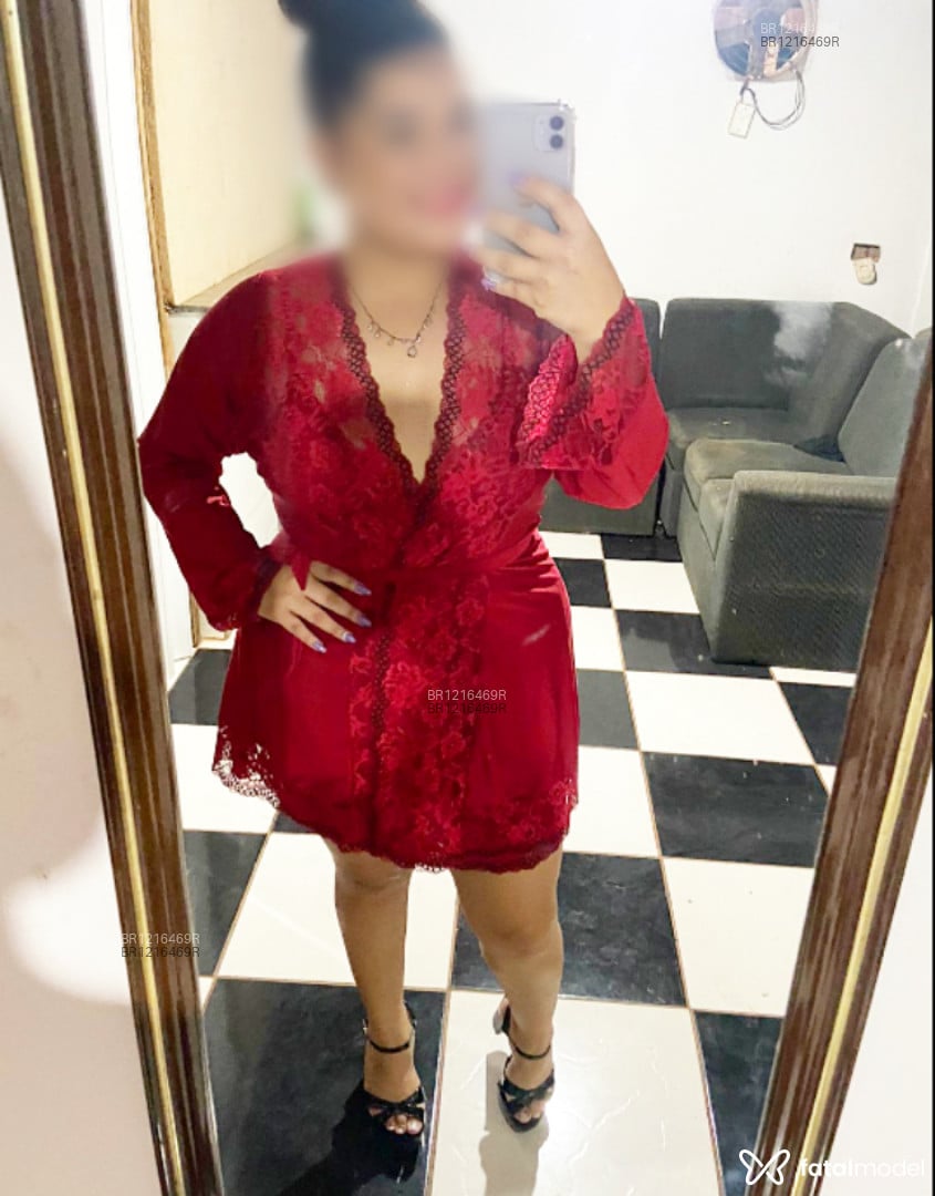 Acompanhante mulher com cabelo castanho de olhos castanhos - Desativada