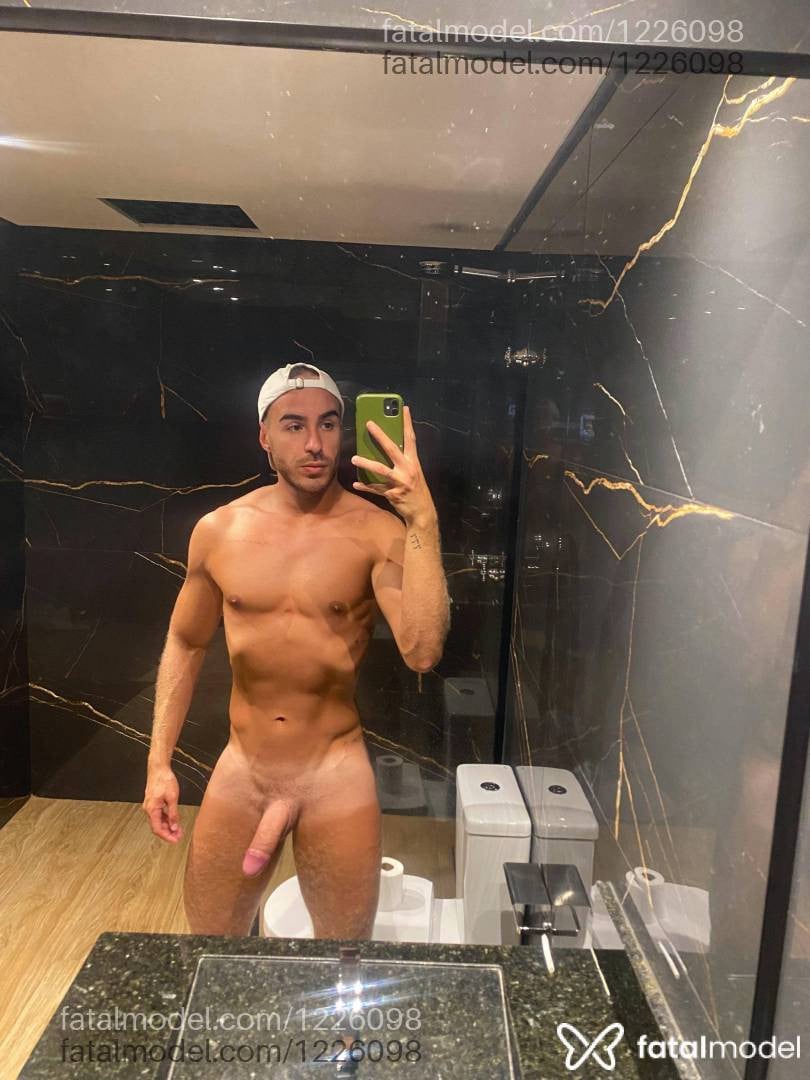 Acompanhante homem com cabelo castanho de olhos castanhos - Rafael Reis