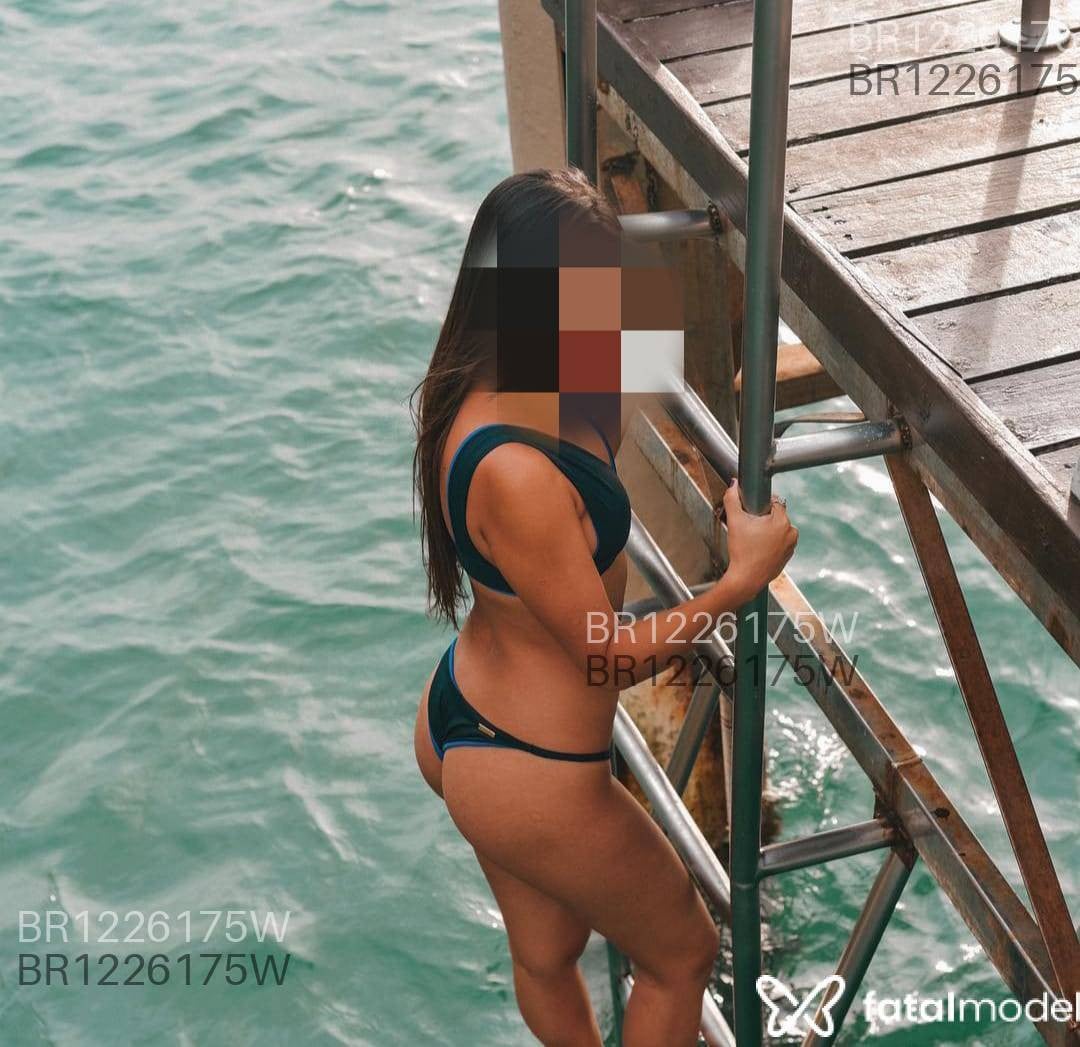 Acompanhante mulher com cabelo castanho de olhos castanhos em Colatina Acompanhante mulher com cabelo castanho de olhos castanhos em Colatina - Eliza Campos