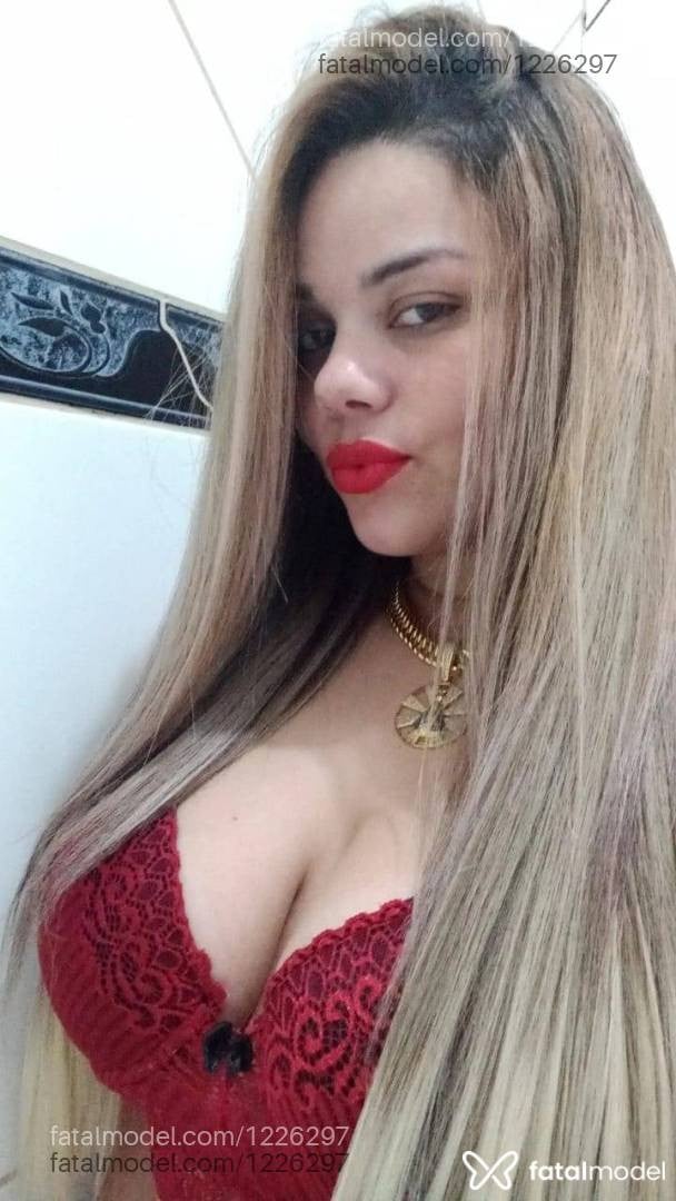 Acompanhante mulher loira (o) de olhos castanhos - Vivi Ferraz