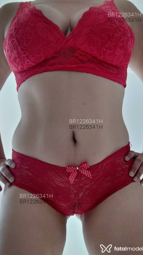Acompanhante mulher com cabelo castanho de olhos castanhos - DoceMell