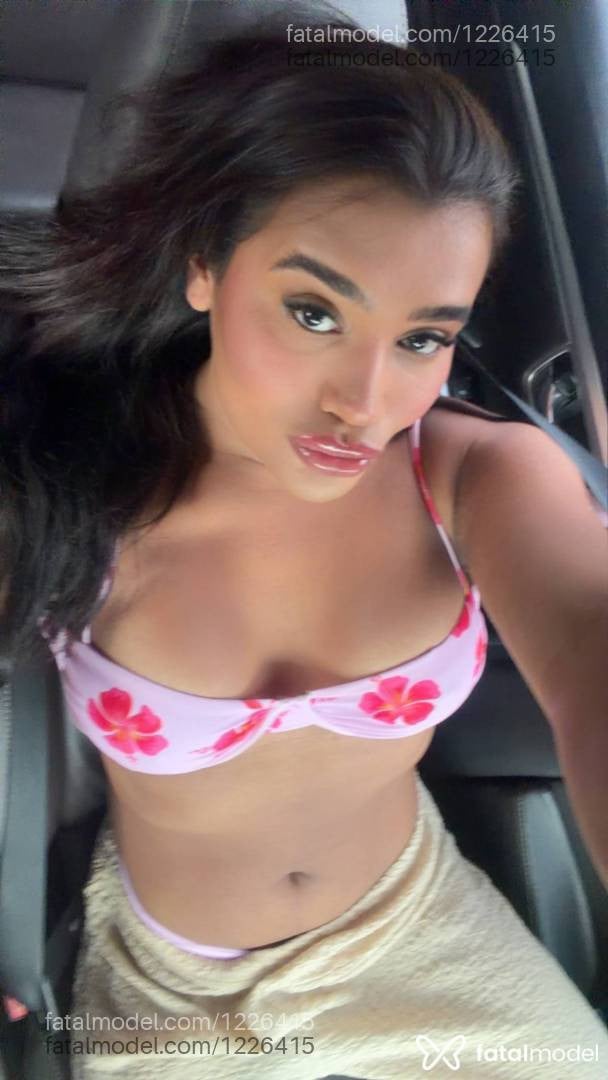Acompanhante mulher trans morena (o) de olhos castanhos - Isa Blanco