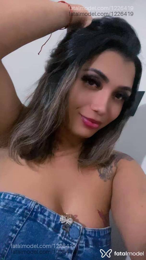 Acompanhante travesti loira (o) de olhos castanhos - Ana bela