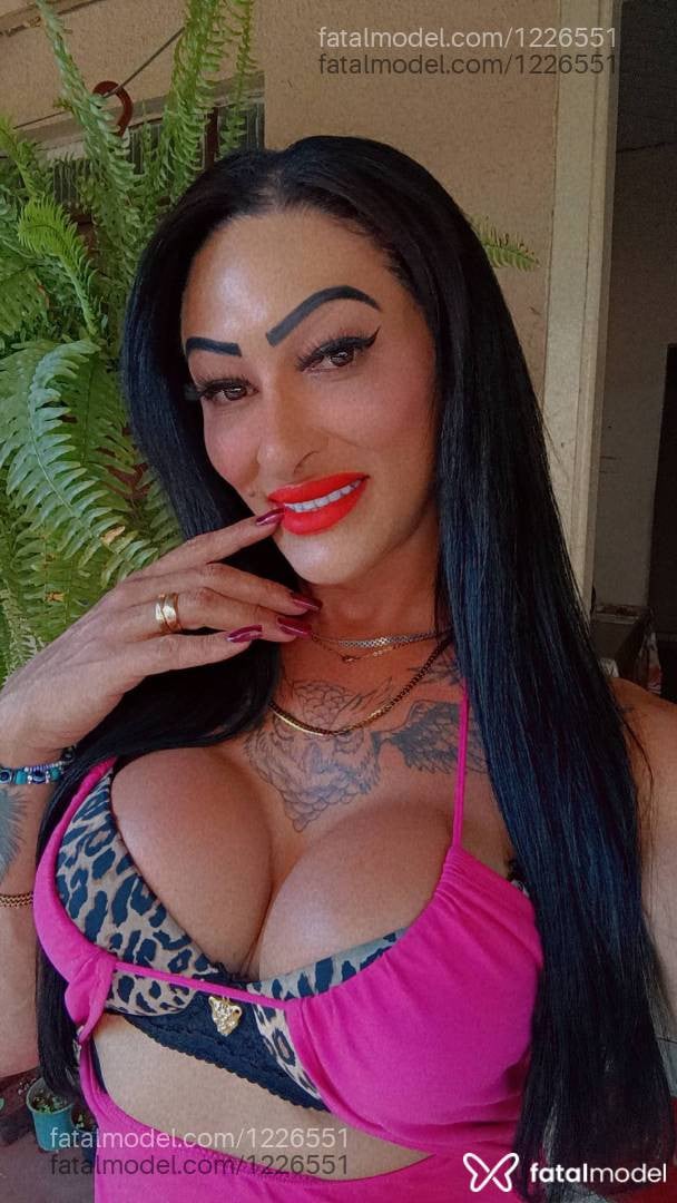 Acompanhante travesti morena (o) de olhos castanhos em Uberaba - Bonecaversatiltop