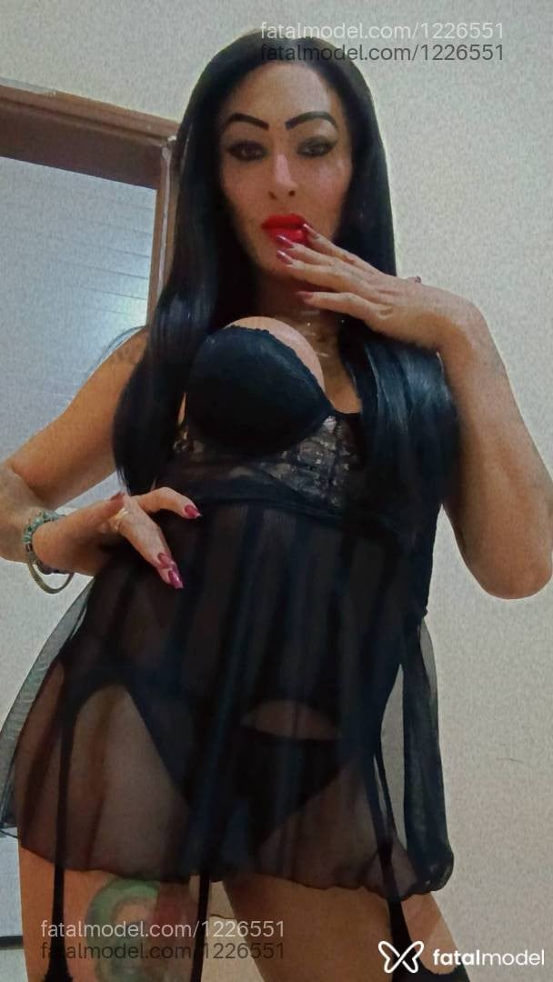 Acompanhante travesti morena (o) de olhos castanhos em Uberaba - Bonecaversatiltop