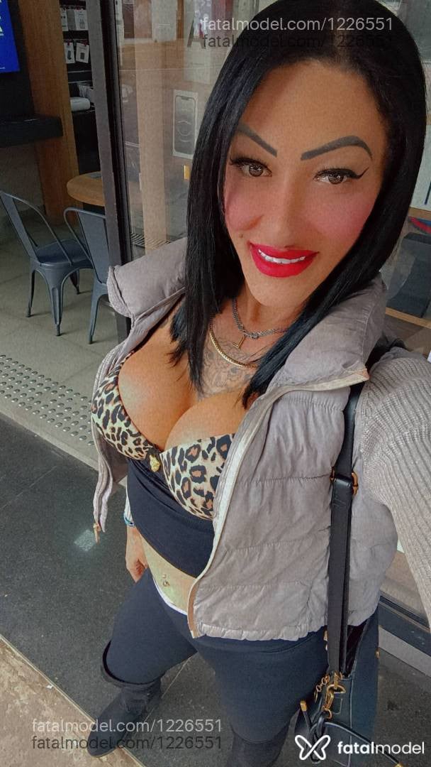 Acompanhante travesti morena (o) de olhos castanhos em Uberaba - Bonecaversatiltop