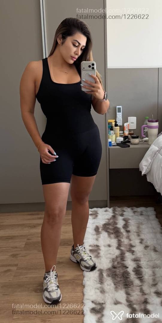 Acompanhante mulher morena (o) de olhos mel - LAURA Lima