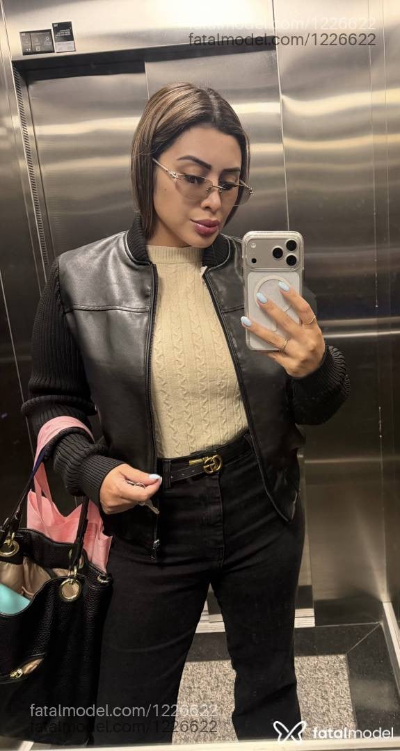 Acompanhante mulher morena (o) de olhos mel - LAURA Lima