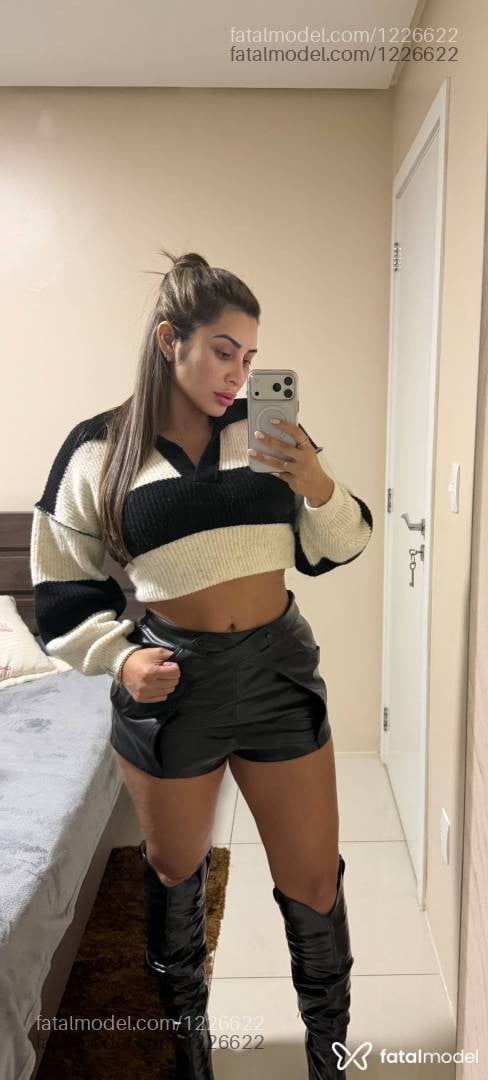 Acompanhante mulher morena (o) de olhos mel - LAURA Lima